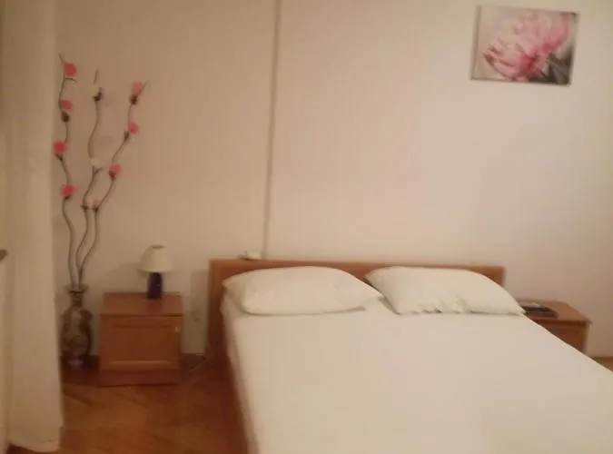 Culav * Μακάρσκα